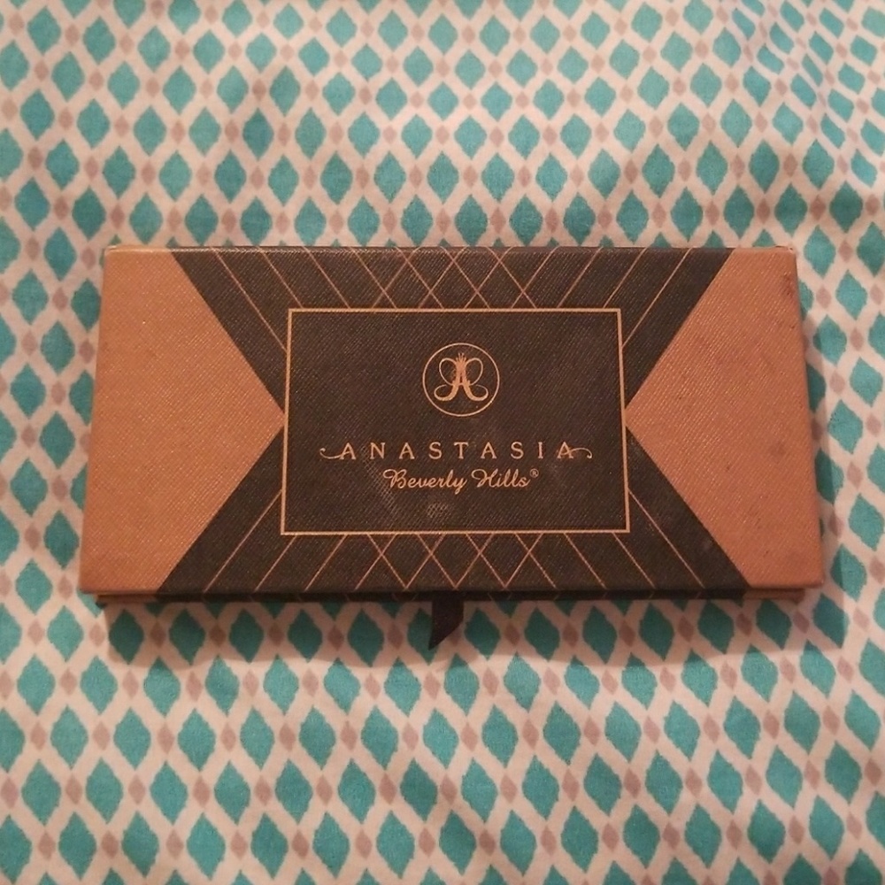 LE Anastasia Beverly Hills Shadow Couture palette